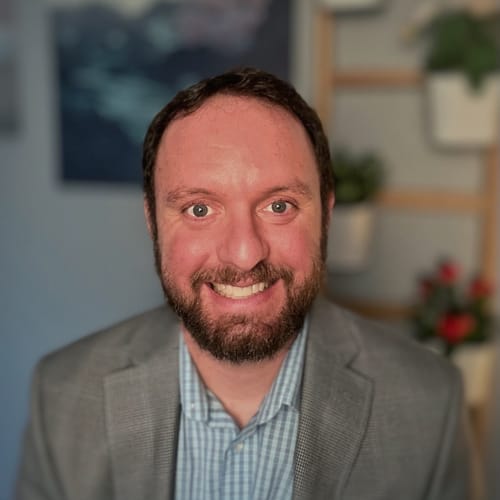 Headshot of Alvaro Interiano, LPC