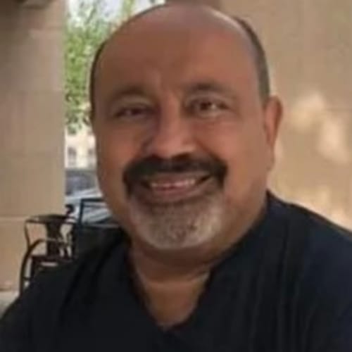 Headshot of Manzar Lari, LICENSED_PSYCHOLOGIST