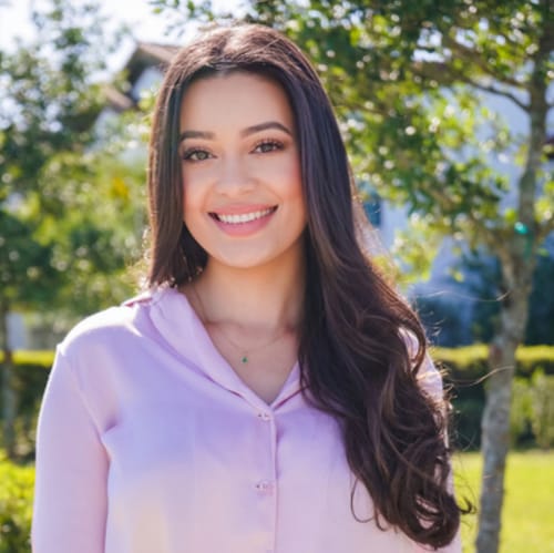 Headshot of Kayla Cordeiro, LCSW
