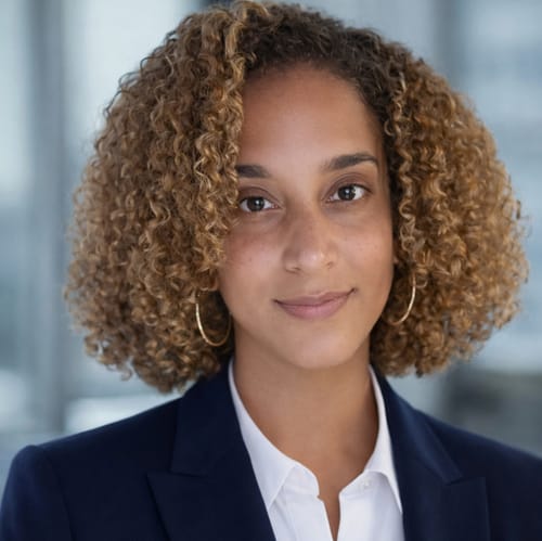 Headshot of Yesenia Delosangeles, LCSW