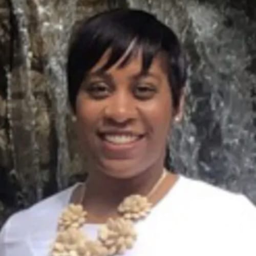 Headshot of Maryam Thomas, LPC