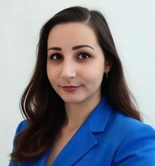 Headshot of Juliet Kari, LCSW