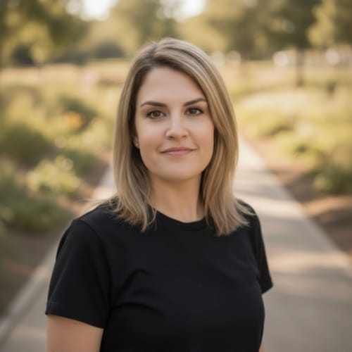 Headshot of Emily Bloodworth, LPC
