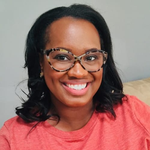 Headshot of Ebony Poe, LCSW