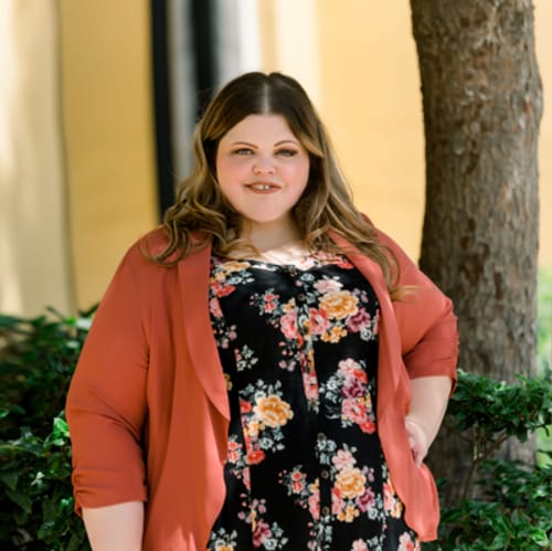 Headshot of Lori Reynolds, LMFT