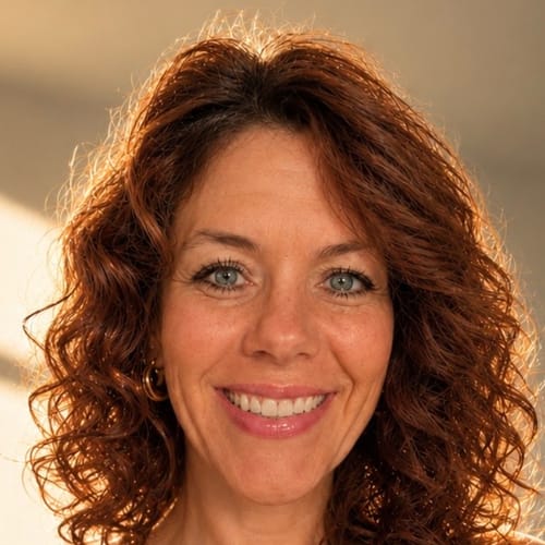 Headshot of Amber Lopez, LPC