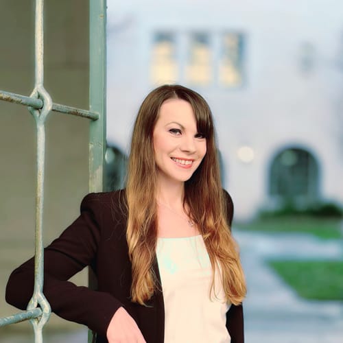 Headshot of Mirela Bitkowski, LPC