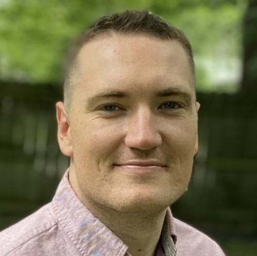 Headshot of Evan Davies, LCSW
