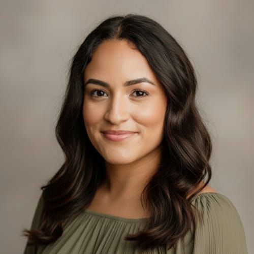 Headshot of Koralys Carrucini, LISW