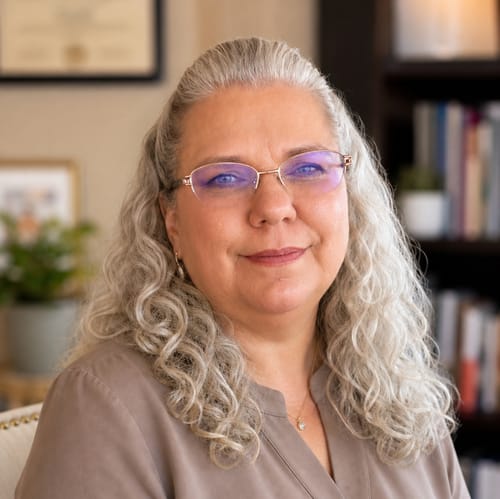 Headshot of Lois Myers, LPC