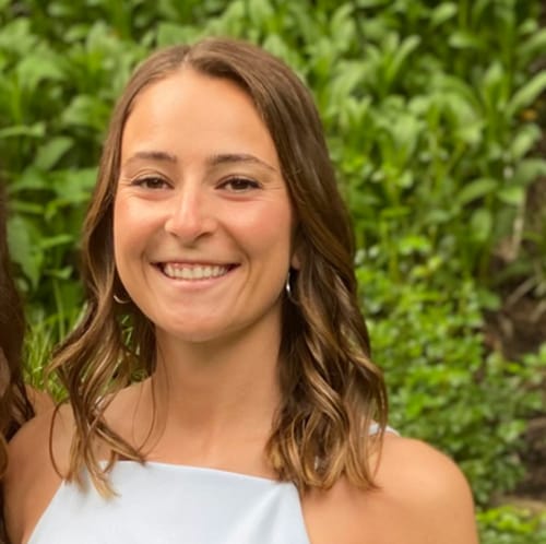 Headshot of Lara Guida, LCSW