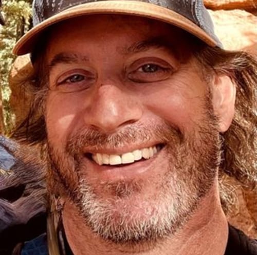 Headshot of Stephen Valente, LCSW