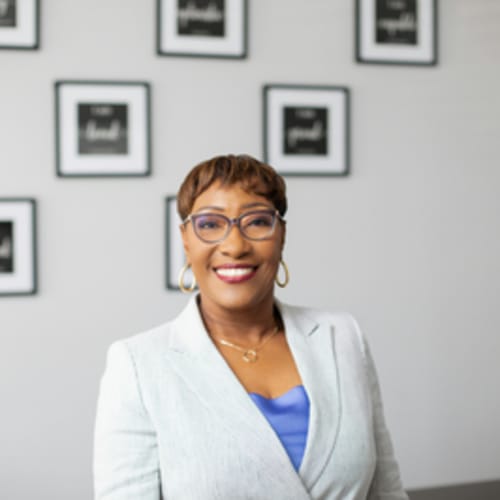 Headshot of Gwendolyn Smith, LCSW