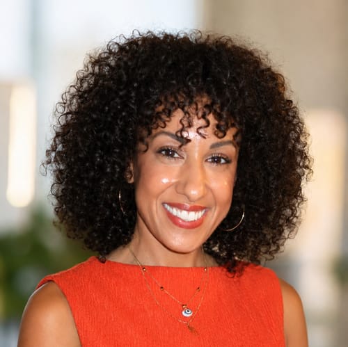 Headshot of Dunia Hamza, LCSW