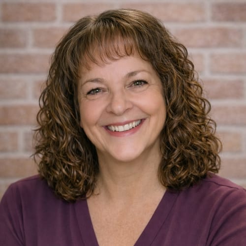 Headshot of Lisa Priel, LCSW