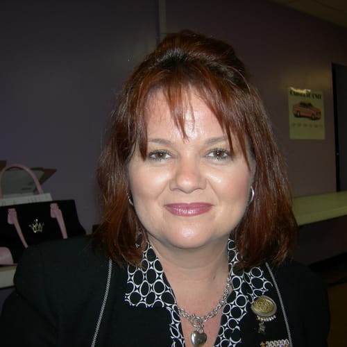Headshot of Ronda Ossmann, LMHC