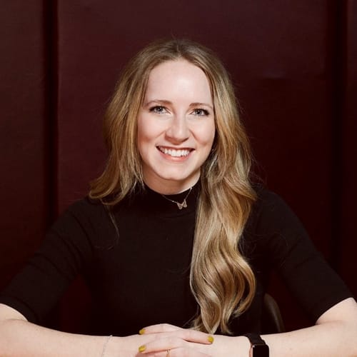Headshot of Laura Martin, PSYCHOLOGIST