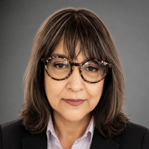 Headshot of Suzanne Martinez, LMFT