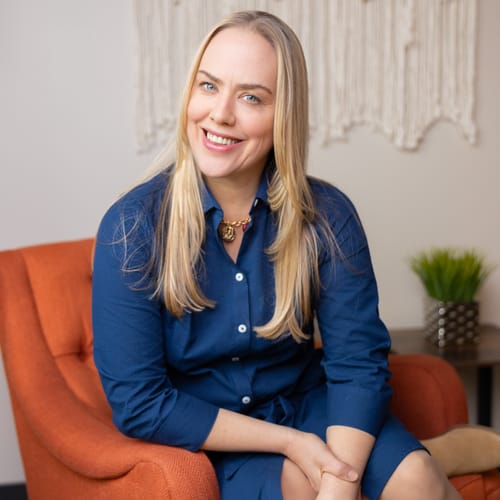 Headshot of Corin Stephenson, LMFT