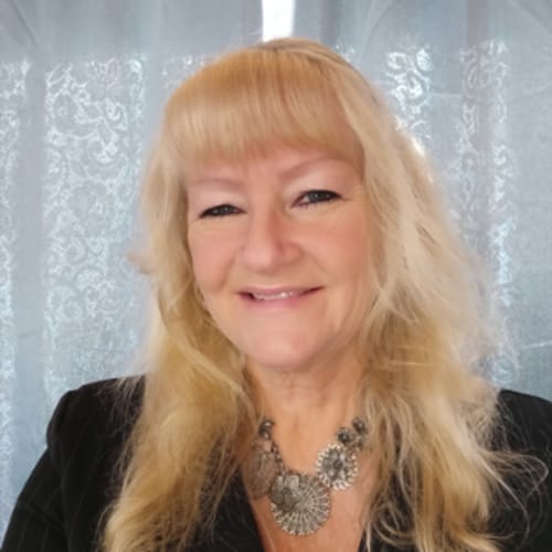 Headshot of Tina Booth, LCSW