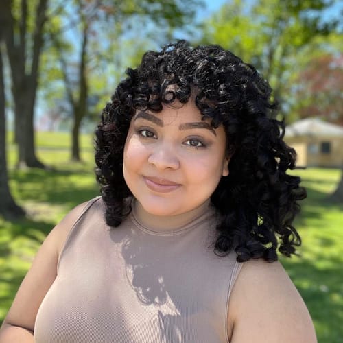 Headshot of Ashley Vera, LMHC