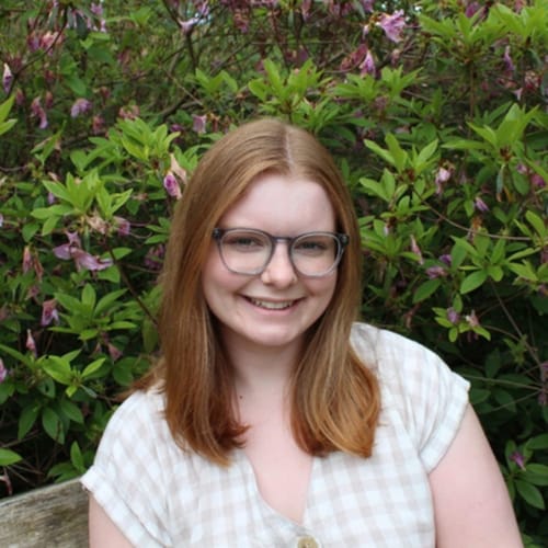 Headshot of Allie Giza, LICSW