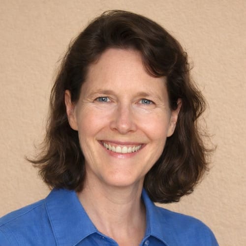 Headshot of Donna Descoteaux, LCSW