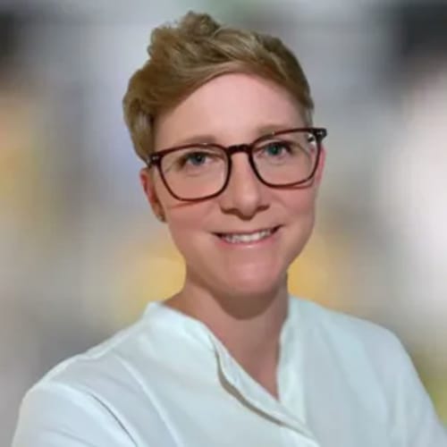 Headshot of Shannon Smith-McCourt, LCSW