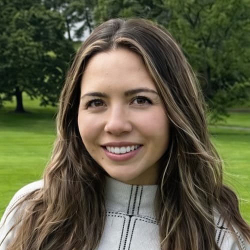 Headshot of Sara Miller, LCSW