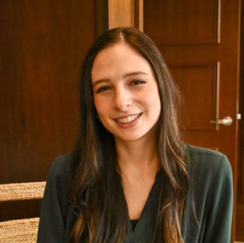 Headshot of Ariana Orosz, LMHC