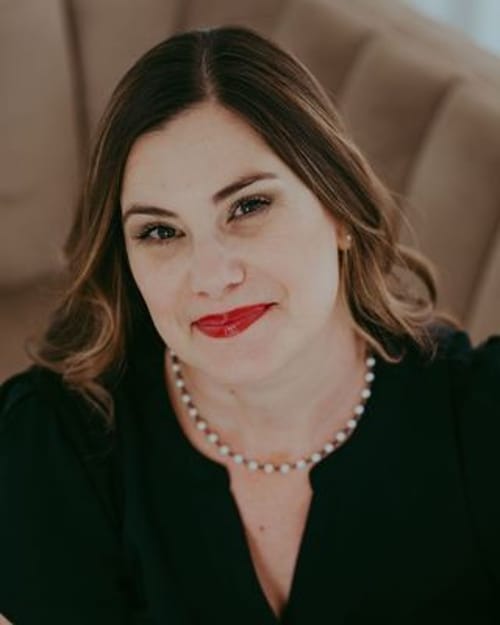 Headshot of Lorien Holman, LPC