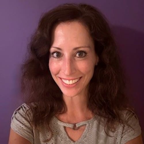 Headshot of Deanna Laur, MFT