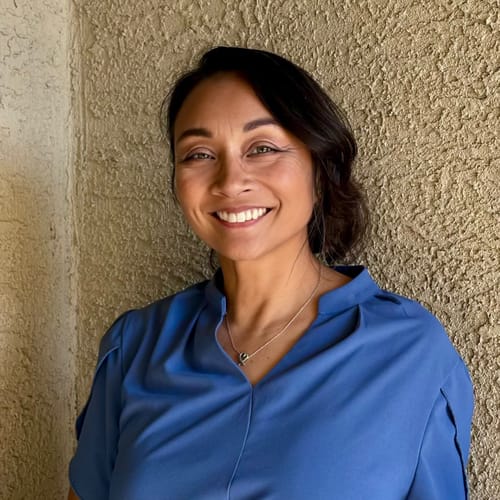 Headshot of Mary De Guzman, LCSW