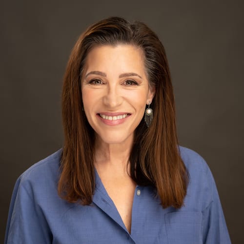 Headshot of Ali Roth, LMFT