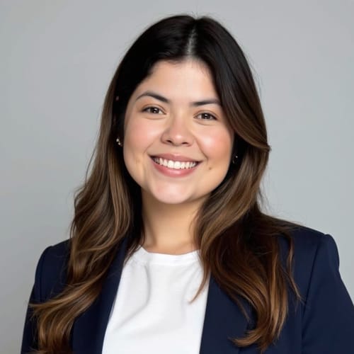 Headshot of Diana Avecillas, LPC