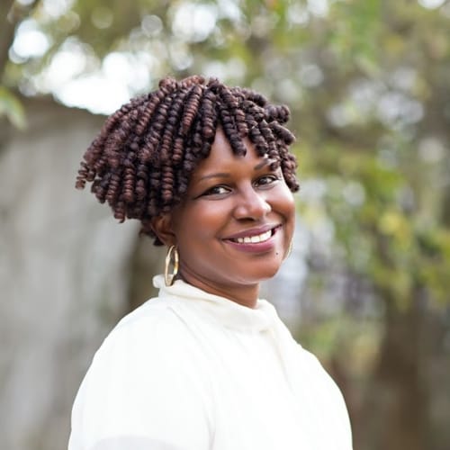 Headshot of Elnora Crayton-Haliburton, LPC