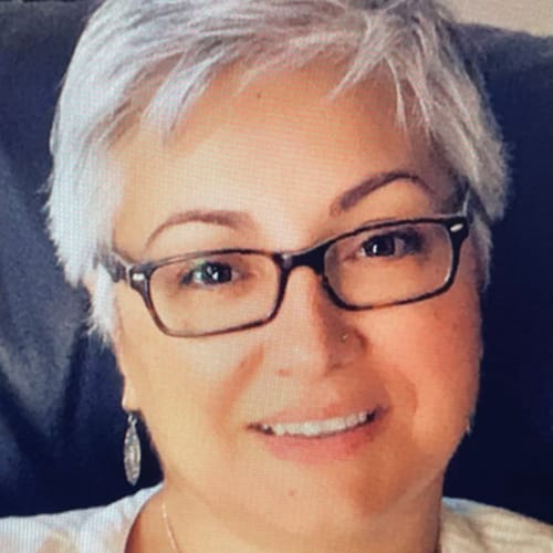 Headshot of Nazli Tavarez, LPC