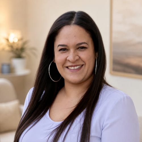 Headshot of Neydi Tovar, LCSW