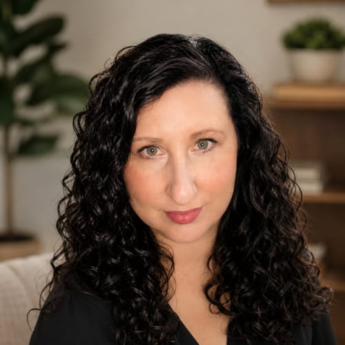 Headshot of Lisa Evensky-Stark, LCSW