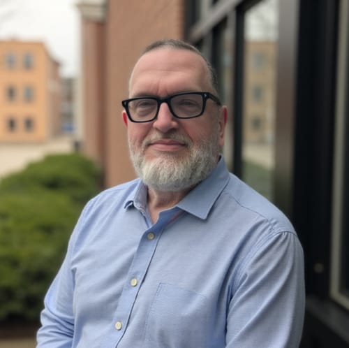 Headshot of Charles Peterson, LPC