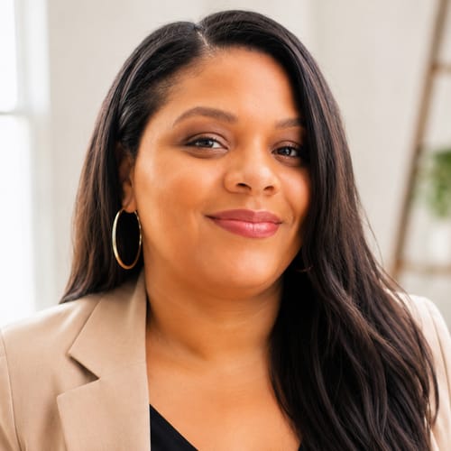 Headshot of Maira Veras, LCSW