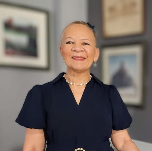 Headshot of Beverly Cox, CP