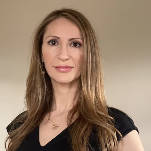 Headshot of Adriana Banks, APN