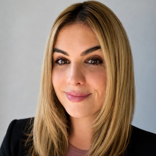 Headshot of Alexis Swearingen, LCSW