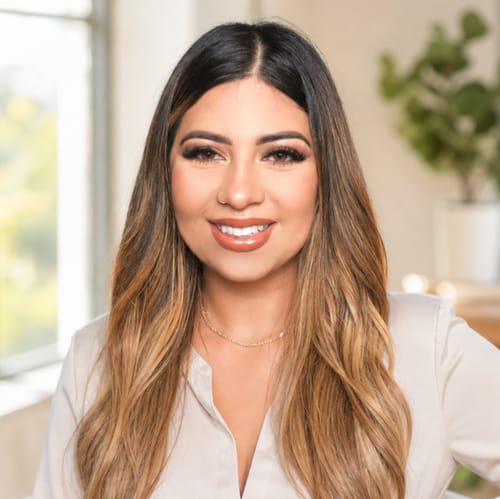 Headshot of Noely Mendez, LCSW