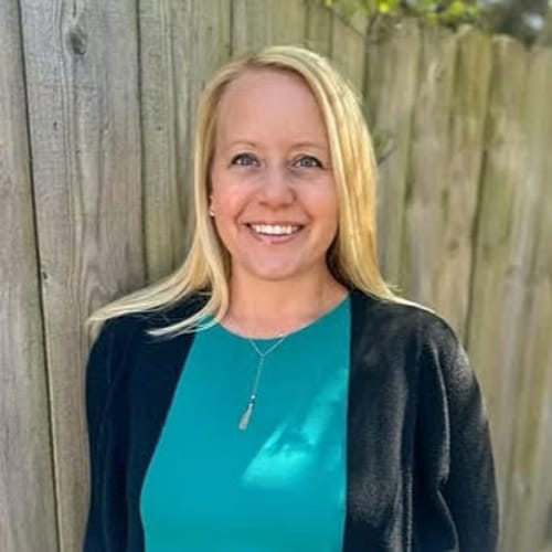 Headshot of Kerry McCommons, LCPC