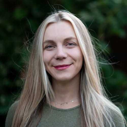 Headshot of Erin Levenberg, MFT