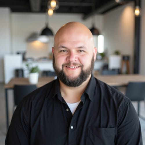 Headshot of Lincoln Blackwell, LPC