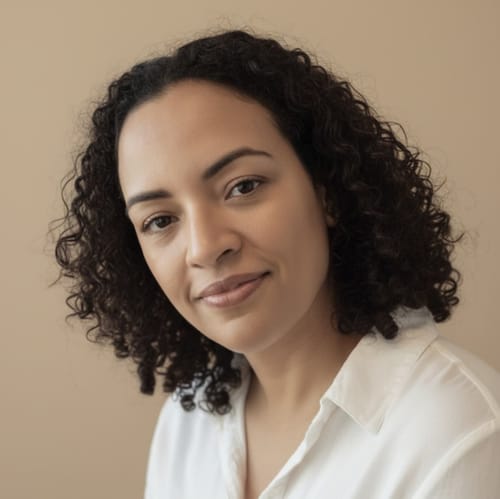 Headshot of Aylen Pascual Perez, APRN