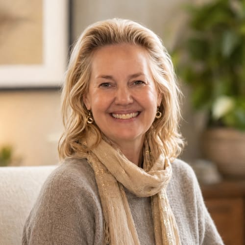 Headshot of Joan Guenzel, LICSW